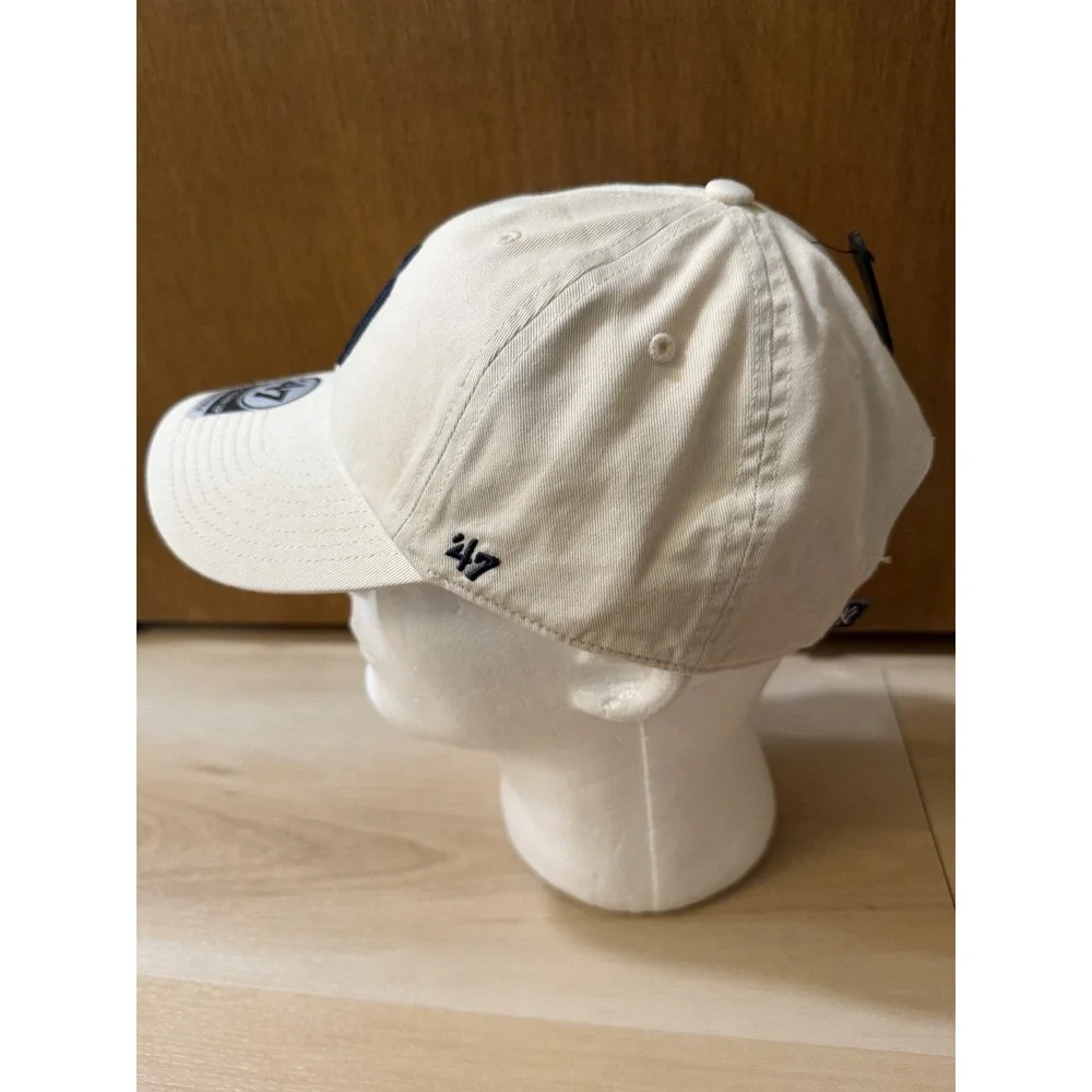 '47 Clean Up New York Yankees Natural/Cream & Navy Adjustable Strap Hat Dad Hat